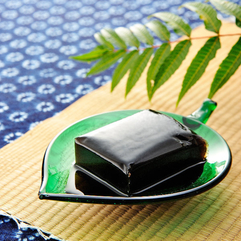 大买家-《关西仙草坊》仙草胶砖2盒(每个150g,一盒9入、共18入) > 美食伴手礼 > 送礼专区 > 美食/旅游